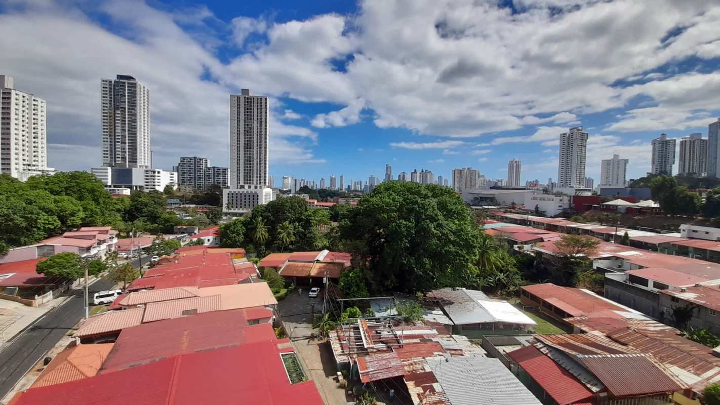 Living dining area with city views tiled flooring PH Monterrey Panama for sale