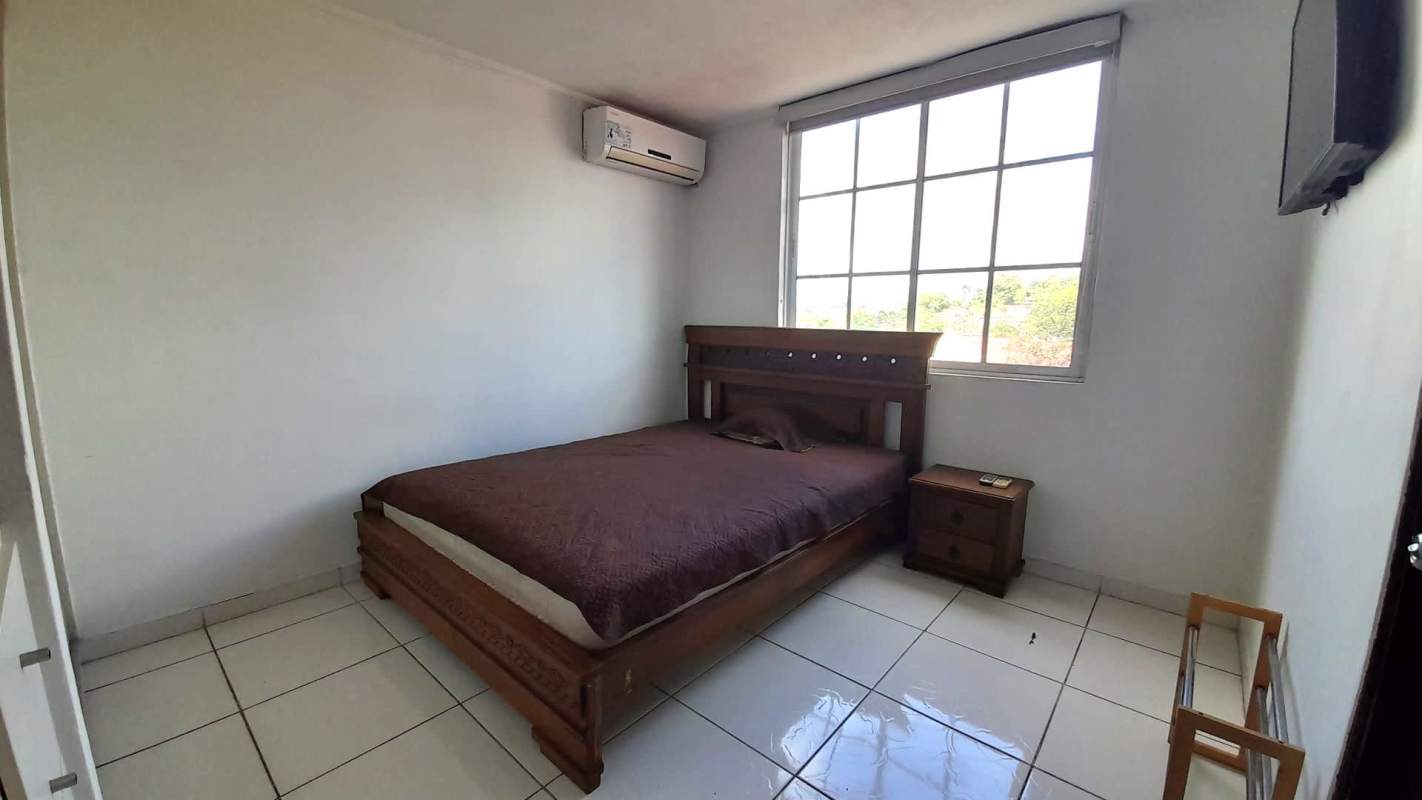 Bedroom with city skyline view, AC, closet space in PH Monterrey La Loma Panama City