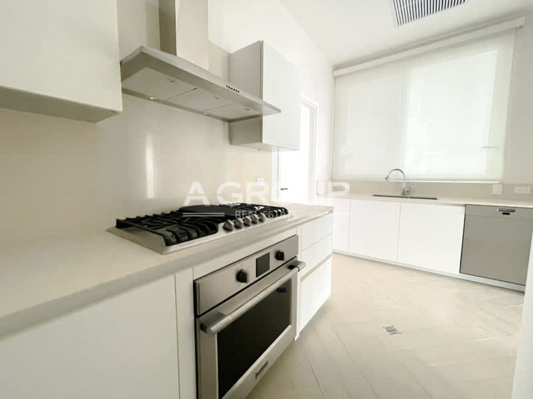 Covered outdoor patio with dining overlooking Pacific Ocean Ocean Reef Panama