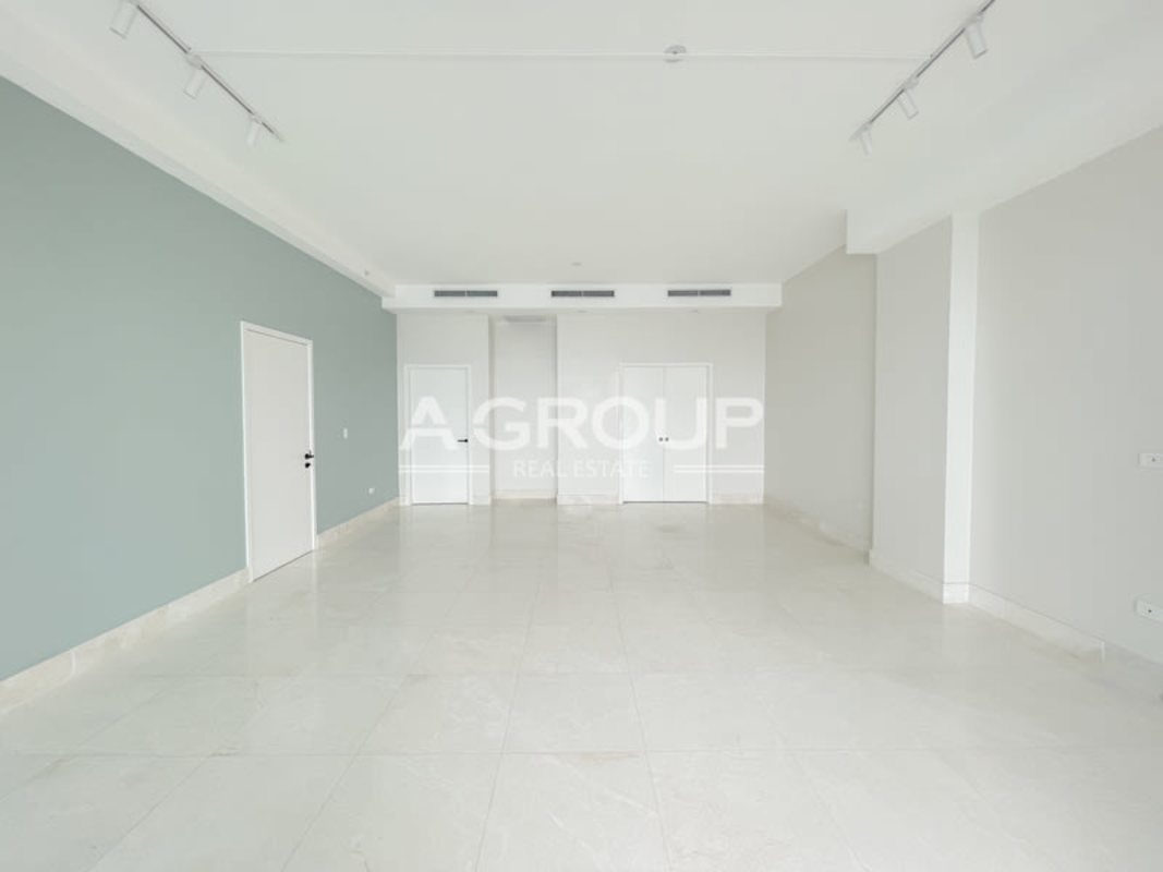 Bright large living room with panoramic ocean views in PH Ocean Reef Marina & Yacht Club Panama