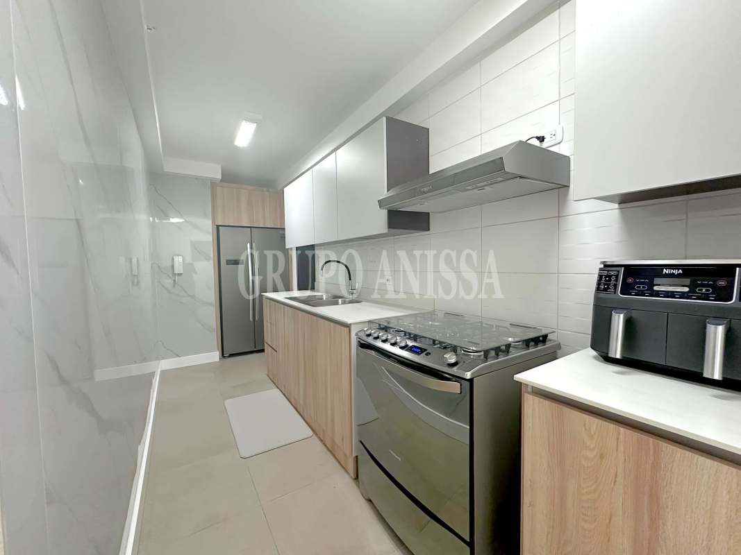 Renovated bathroom with LED mirror, porcelain tile, walk-in shower PH Belle View