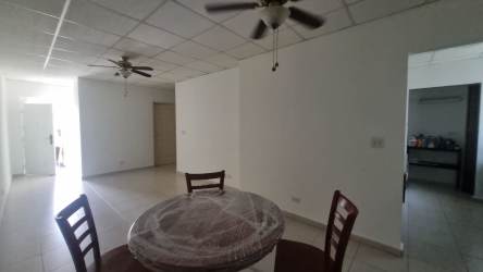 Driveway with two-car parking covered carport Sausalito Hills La Chorrera rental Panama