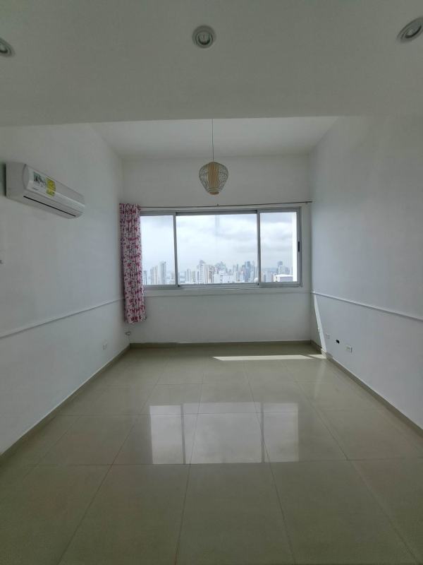 Master bedroom ocean view, large windows and en-suite bath PH Coco del Mar Tower in Panama