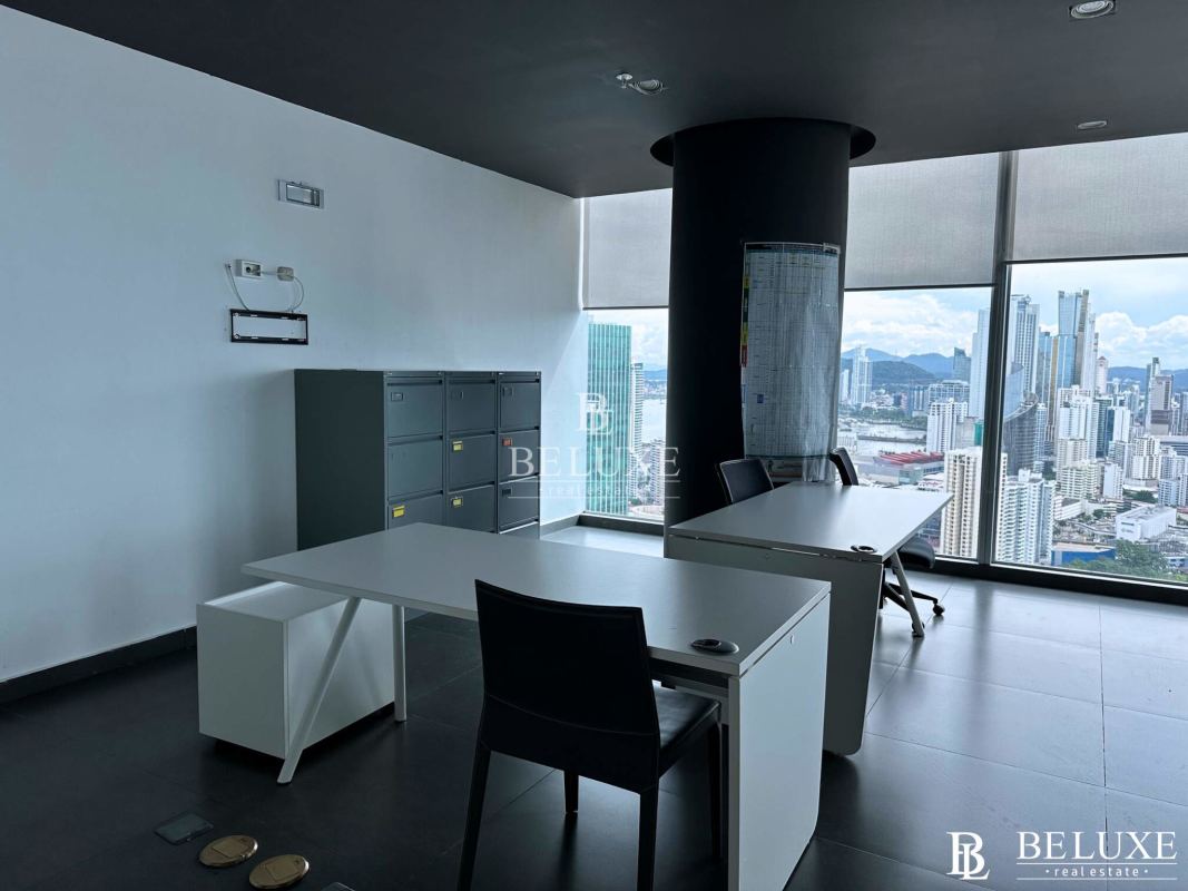 Furnished office with partitions and sweeping city views in Oceania Business Plaza Torre 2000 Panama