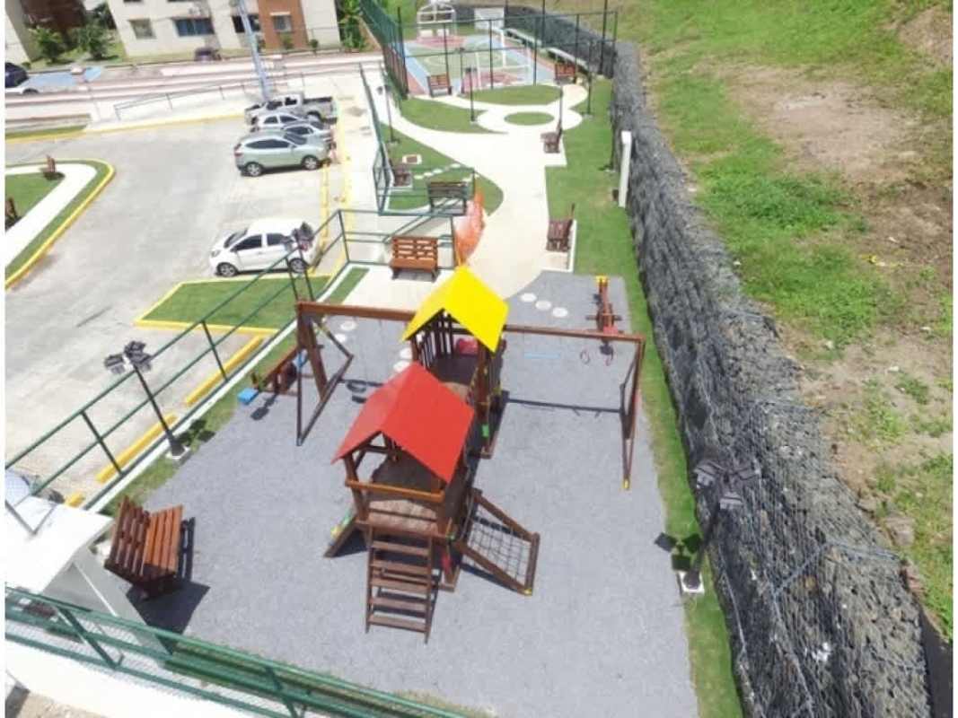 Playground and multi-use court in residential complex PH Mallorca Park Village Panama City