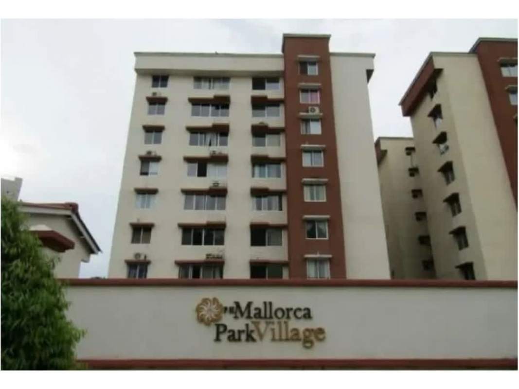 Outdoor recreational green area with exercise equipment and benches PH Mallorca Park Village Panama