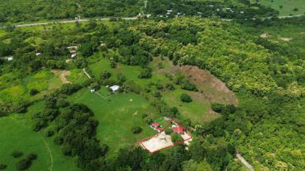 Large 1200 square meter rural lot outlined with access road, trees and clearings in El Higo San Carlos Panama