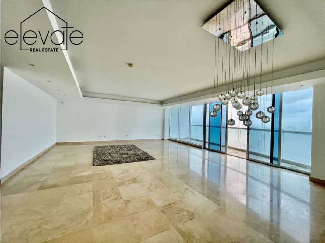 Elegant master bedroom with ocean view, walk-in closet, and luxury finishes in Pearl at the Sea Costa del Este