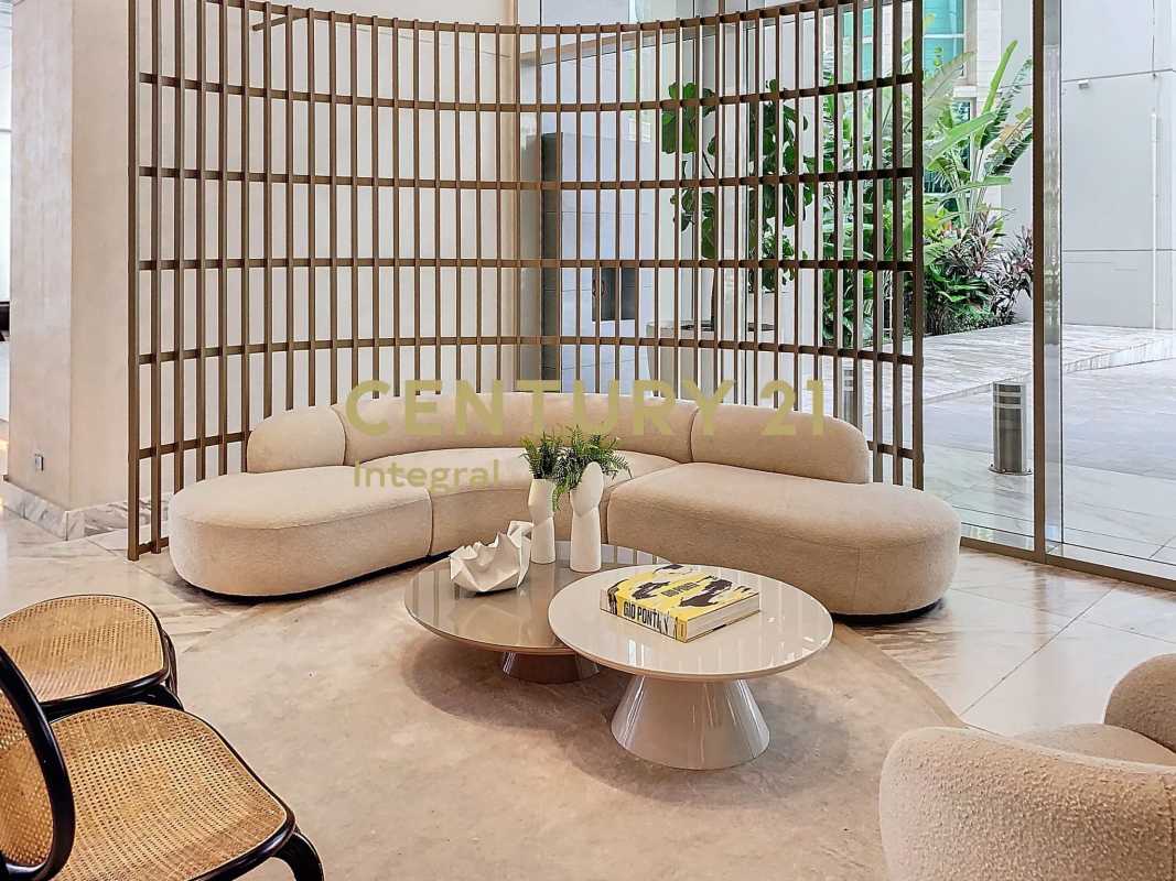 Glass balcony overlooking Pacific Ocean skyline PH Pacific Point Tower 400 Panama