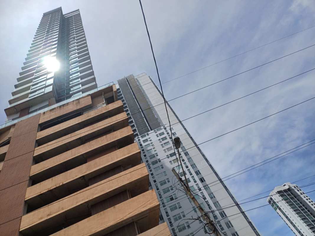 Infinity rooftop pool with ocean and skyline views in Coco del Mar Panama