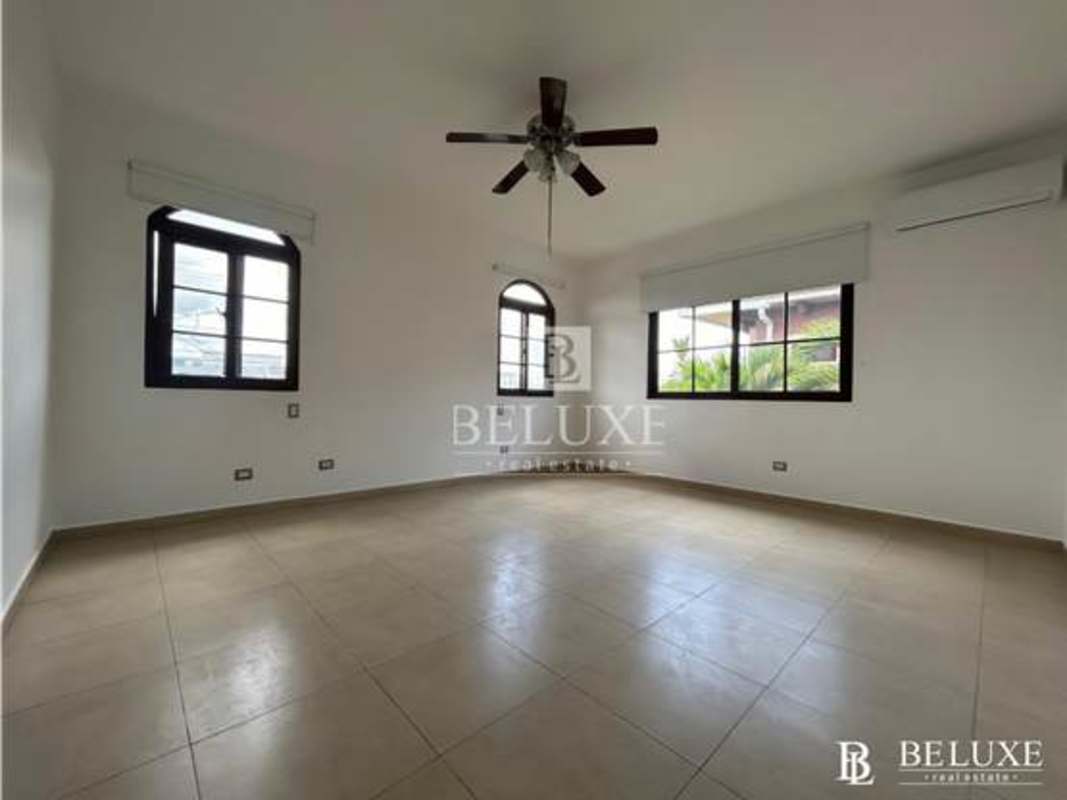 Luxury 4BR House PH El Doral Costa Sur