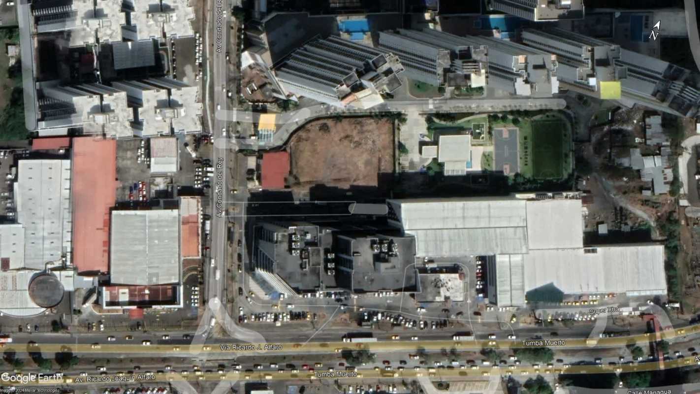 Prime 4265m² Commercial Land in Condado del Rey