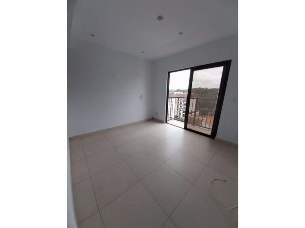 Spacious 3BR Apartment with Balconies PH Embassy Village Clayton