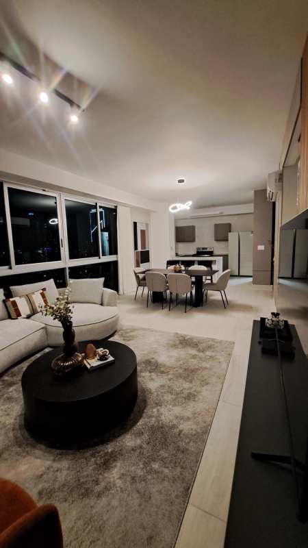 Living room with panoramic floor-to-ceiling windows PH BICSA Financial Center