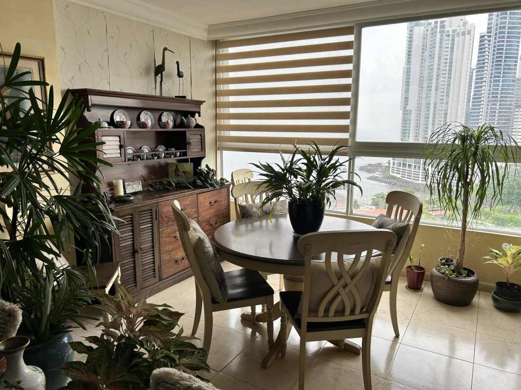 Master bedroom ocean view balcony PH Pacific Star Punta Pacifica Panama City