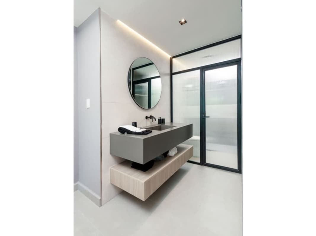 Uptown 1BR 2BA Apartment with Balcony on Avenida Balboa