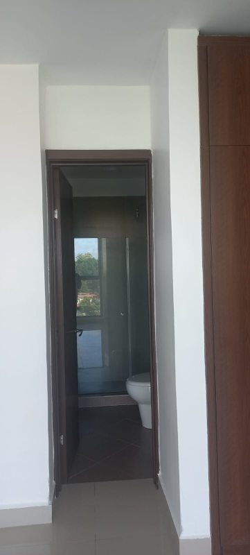 Modern bathroom with shower glass door PH Midtown Panama City