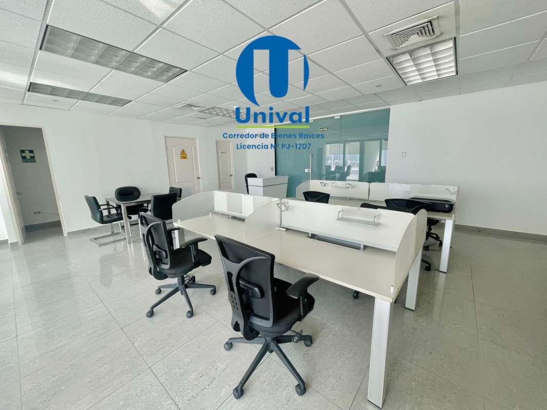 Impressive lobby of Torre Global Bank with seating and reception desk in Panama