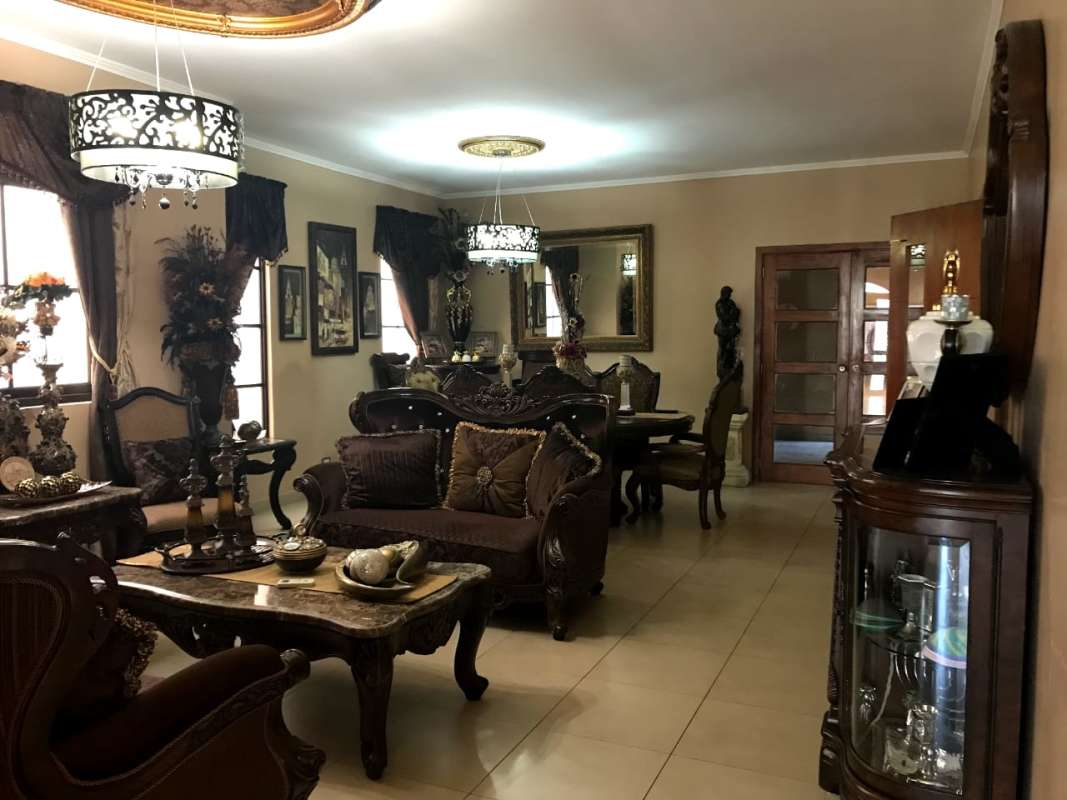 Luxury 6BR House with Pool Terrace in Costa Sur El Doral