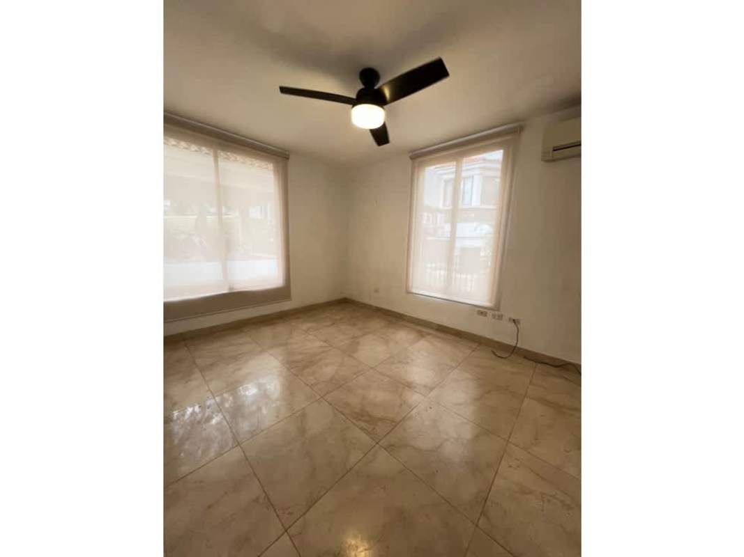 Spacious 4BR House with Pool Clayton Senderos de Camino de Cruces