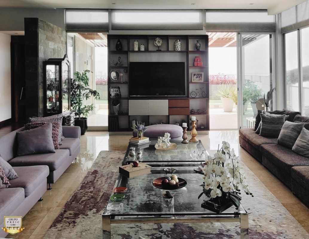 Gourmet kitchen granite countertops built-in appliances in PH Dupont Punta Pacifica