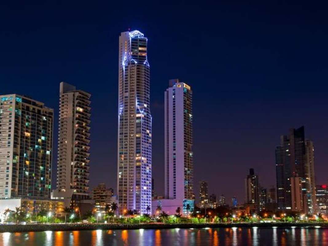 Luxury 2BR Apartment with Ocean View PH BICSA Avenida Balboa