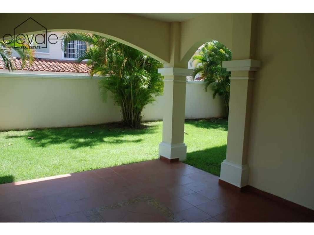 Spacious 4BR Villa Valencia House for Sale Costa Sur