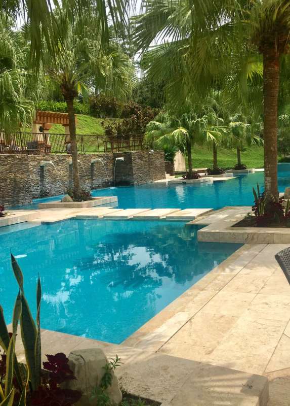 Luxury 2BR Apartment Embassy Club Clayton Balcony & Pool