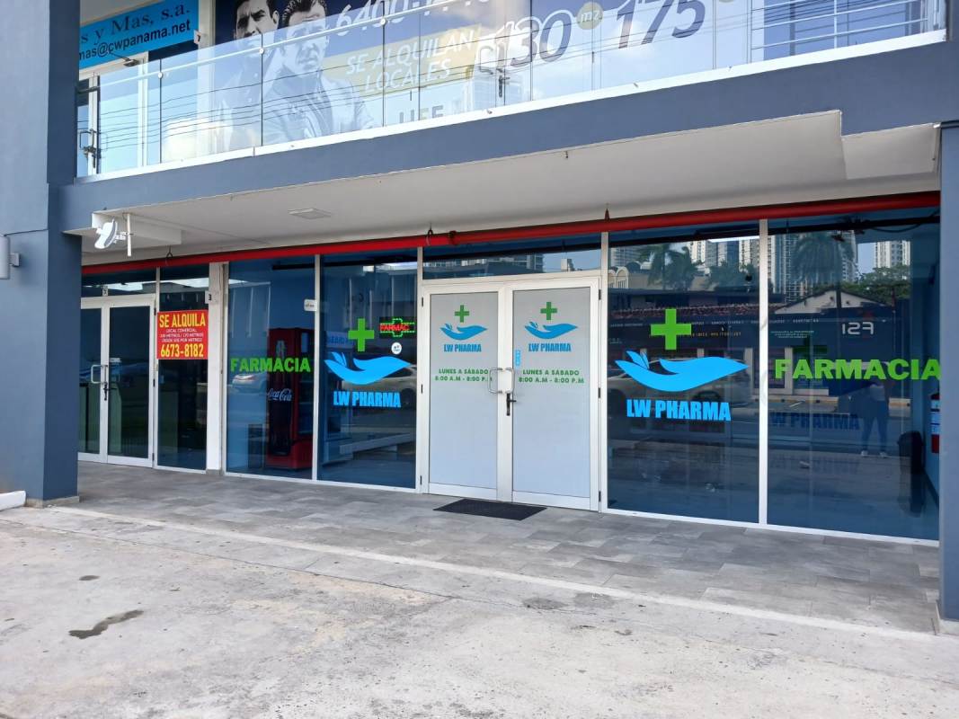 Modern commercial building exterior Signature Point Plaza Vía España Obarrio Panama