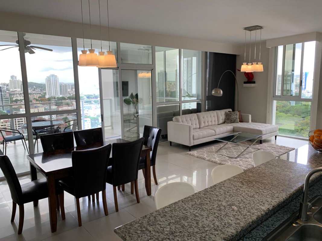 Elegant living area with large windows and city views in PH Quadrat San Francisco Panama