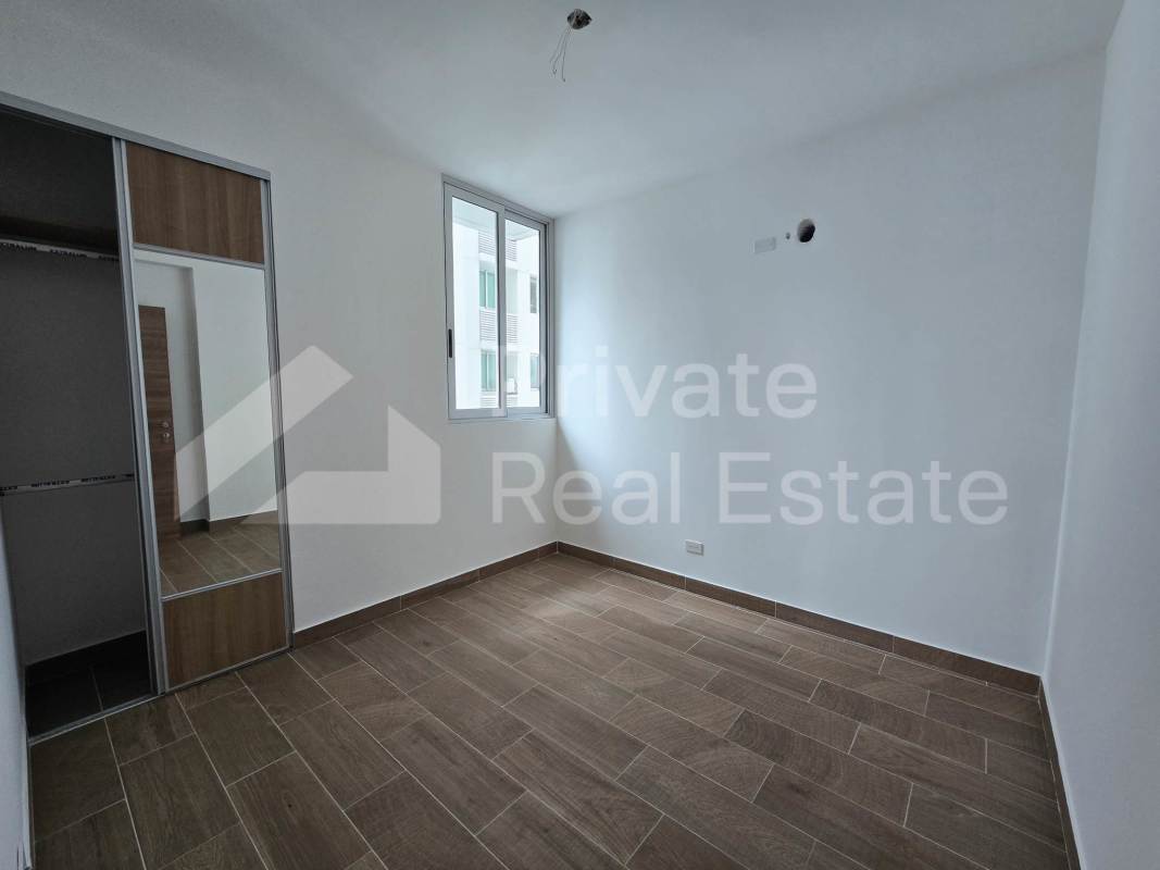 Marble flooring in spacious open living-dining room PH Dynasty Panama City