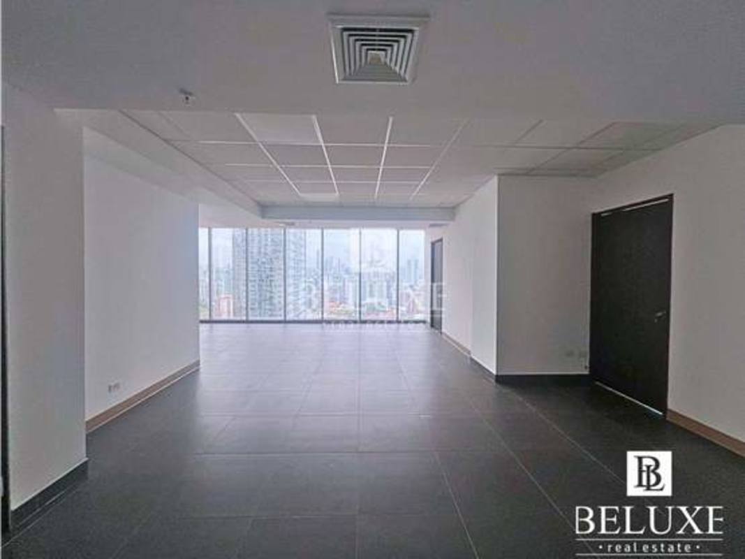 Luxurious marble lobby with chandelier PH SFC Tower Obarrio Panama