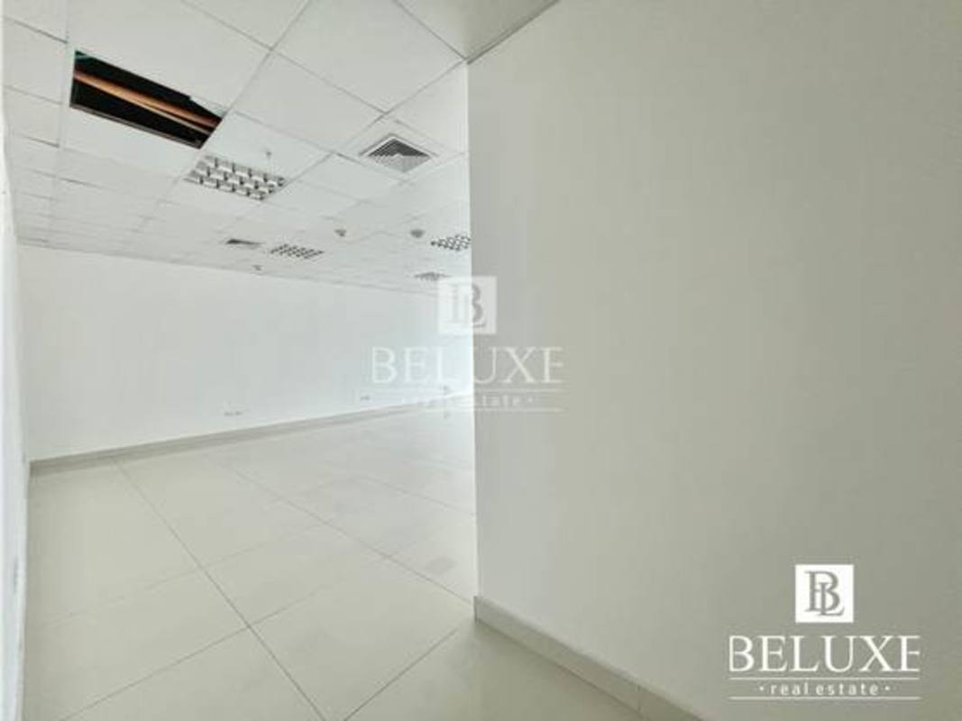 Modern office suite glass partitions panoramic city views PH Towerbank Calle 50 Panama