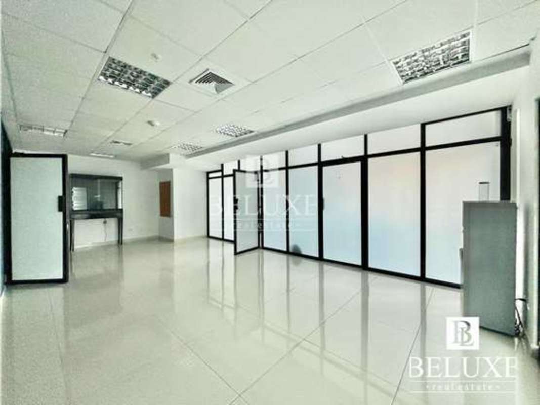 Executive office with panoramic city skyline in PH Towerbank Calle 50 Panama