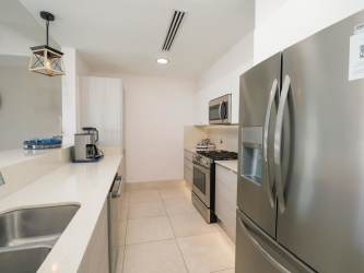 Bright bedroom with queen bed, modern design, fully furnished Buena Ventura Panama