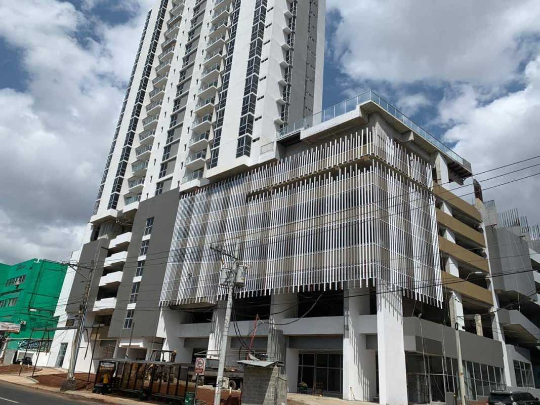 Ground floor retail and commercial space with vertical facade and parking PH La Cresta Panama City