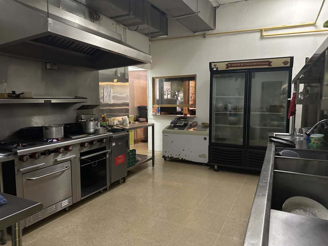 Industrial bakery food preparation kitchen area commercial for sale Panama
