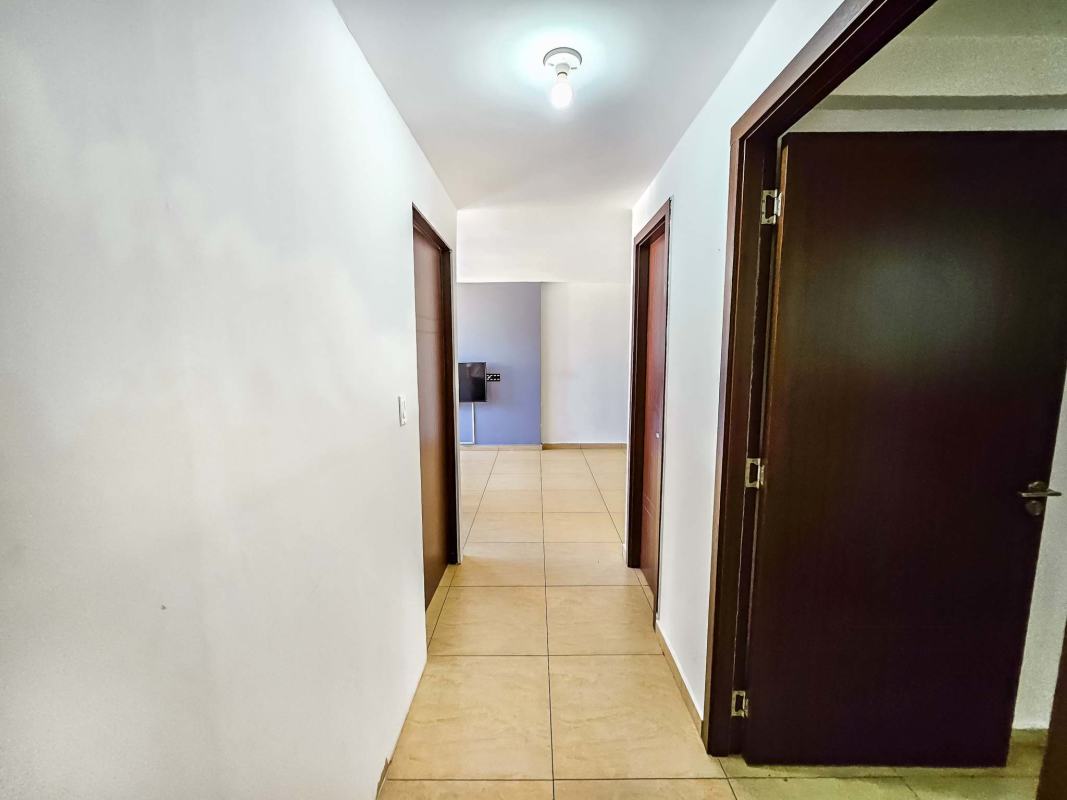 Bedroom with large window and built-in closet PH Terrazas del Rey Condado del Rey