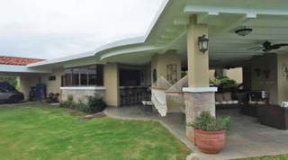 Beach Estate for Sale in Antón - 6 bedrooms