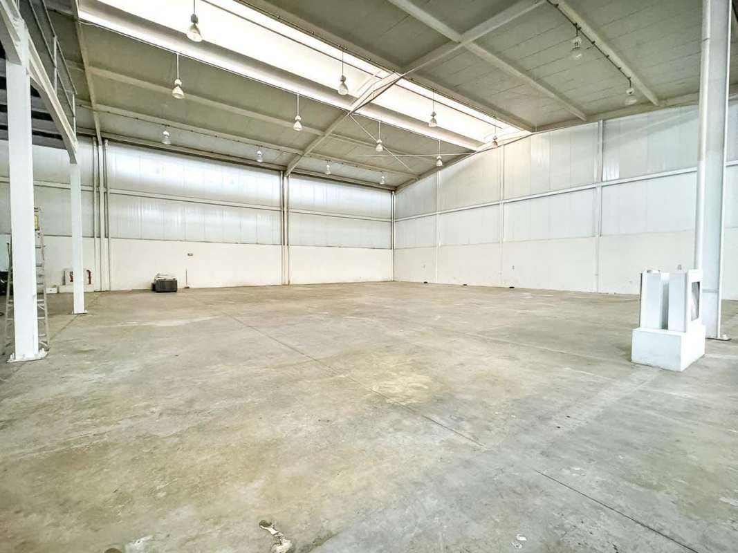 Interior warehouse with open plan and high ceiling in Parque Industrial Las Americas Pacora Panama