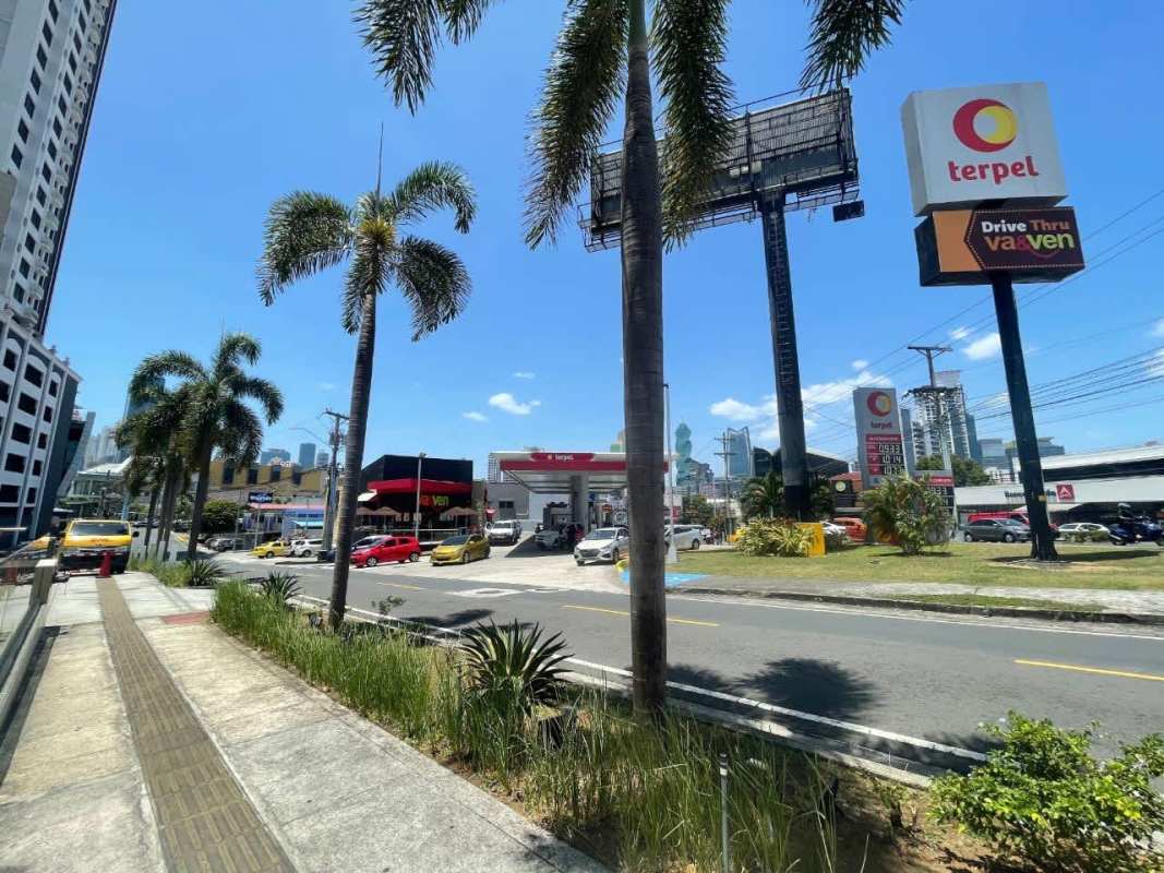 Street view with gas station, commercial areas near Tower Business Plaza San Francisco Panama