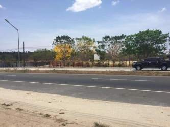 High visibility investment lot Panama with approx 90 meter highway front