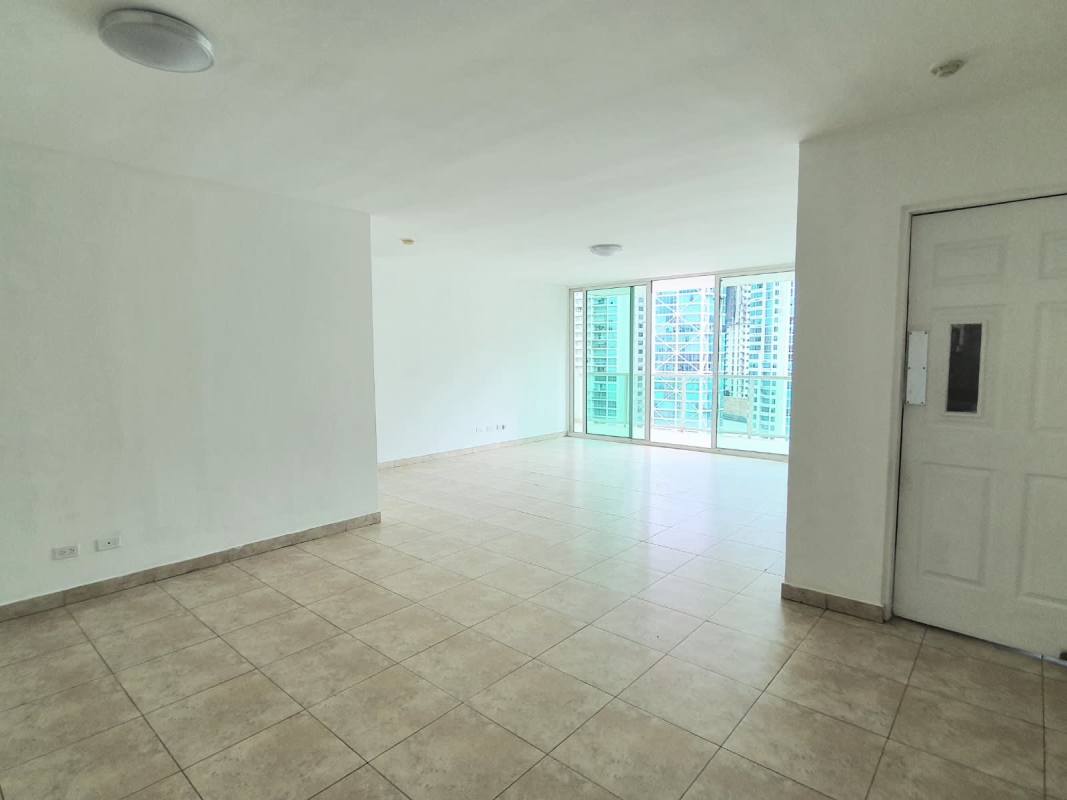 Lobby with marble flooring, chandelier lighting and reception desk PH Mystic Point Punta Pacifica Panama