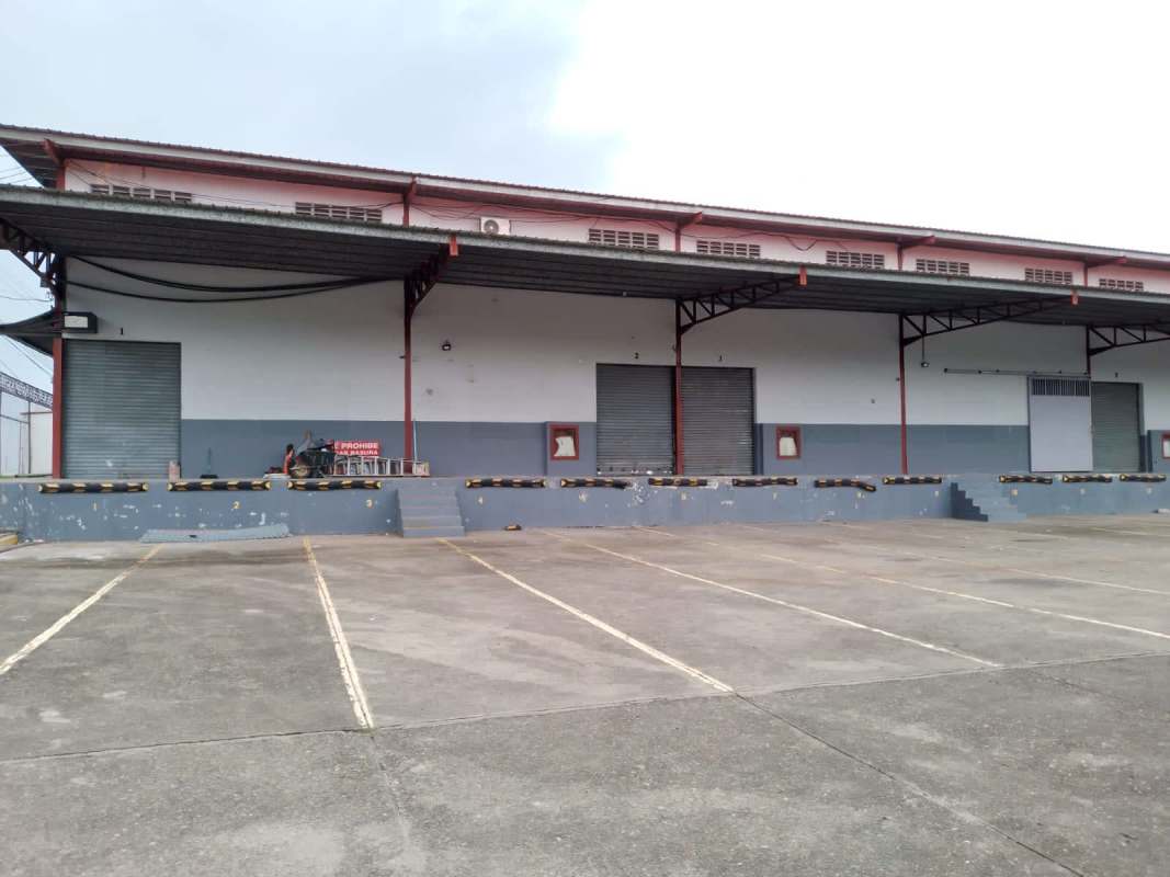 Parking and truck loading bays at Balzac Industrial Park Warehouse Juan Díaz Panama City