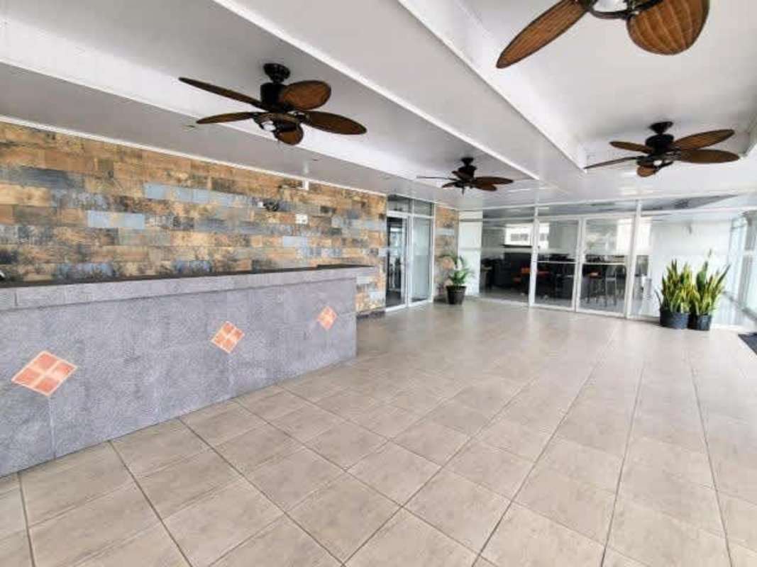 Reception and common lobby with decorative features PH Sky Level Panama