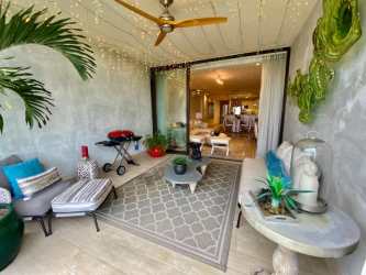 Bedroom with sea view in 3BR apartment Torre Perlamar Casamar