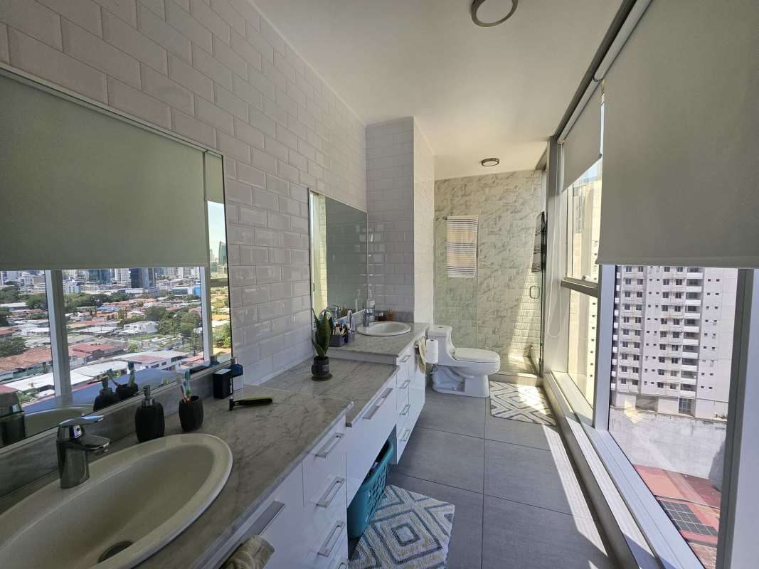 Indoor playroom kids’ playground padded floor Jade Tower Panama City