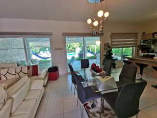 Beach House for Sale in El Chirú - 4 bedrooms