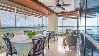 Apartment for Sale in San Francisco - 3 bedrooms