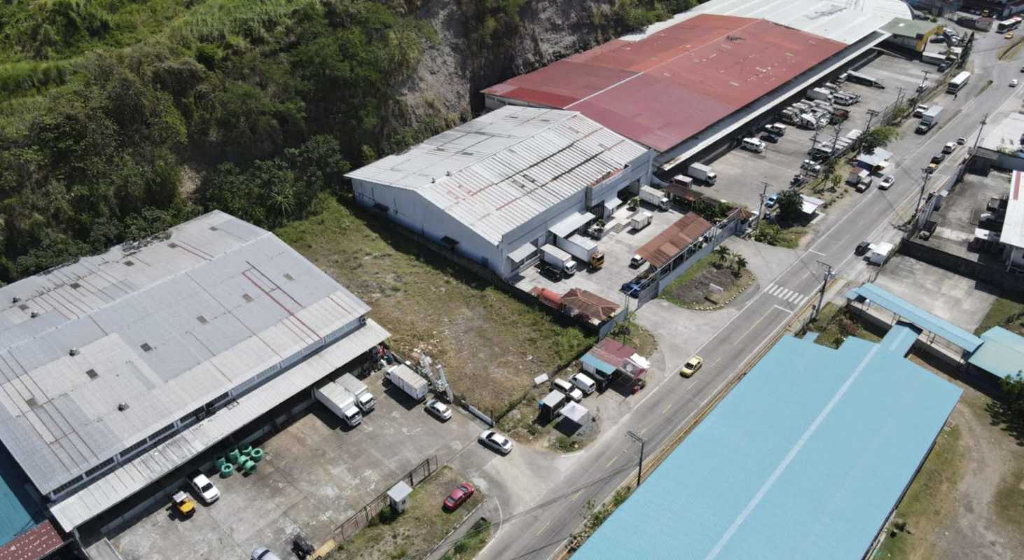 Large warehouse complex with parking and road access El Crisol San Miguelito Panama